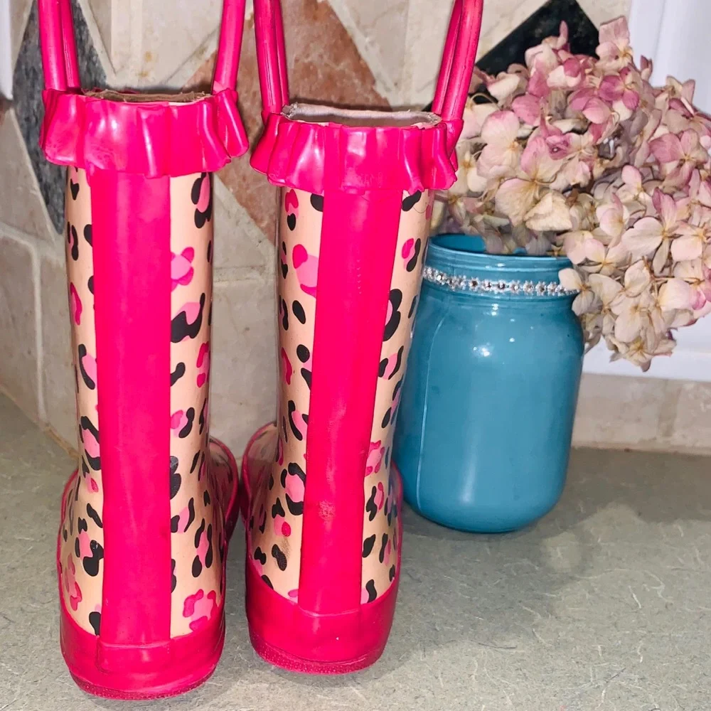 Pull on handles Rain boots little girls 8T pink leopard rubber waterproof